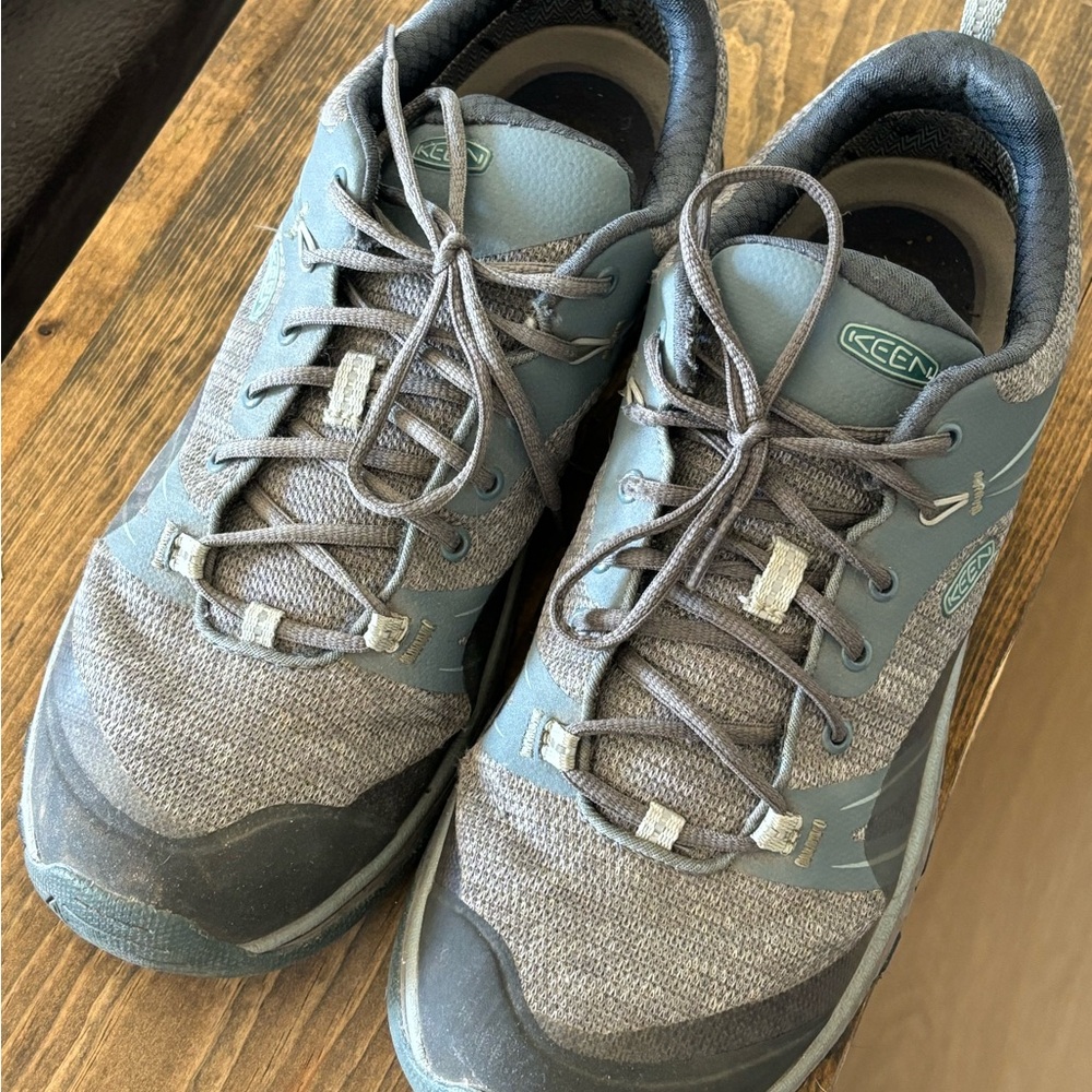 Keen’s Women’s Hiking Shoes Size 9.5